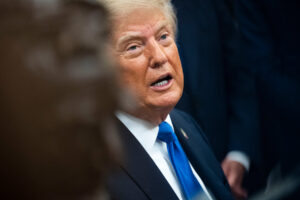 Trump Threatens to Halt Some Trade Unless the Fed Cuts Rates